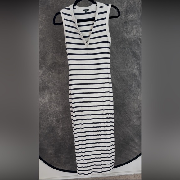 Express Dresses & Skirts - Express Ribbed Stripe V-Neck Midi Dress / Black & White / XS